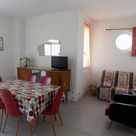 - Vue Mer A 180m De La Plage Du Chay - Terrasse Apartment