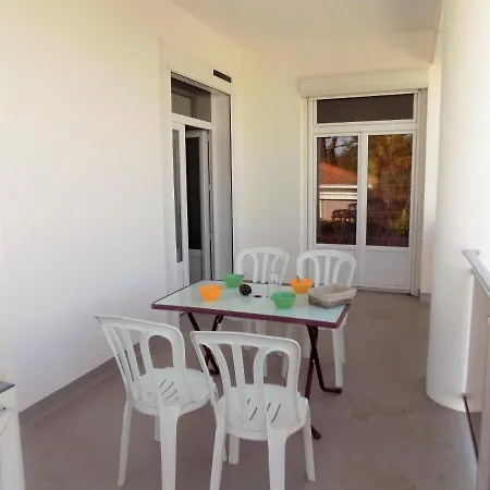 Apartment - Vue Mer A 180m De La Plage Du Chay - Terrasse
