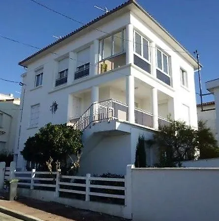 - Vue Mer A 180m De La Plage Du Chay - Terrasse *